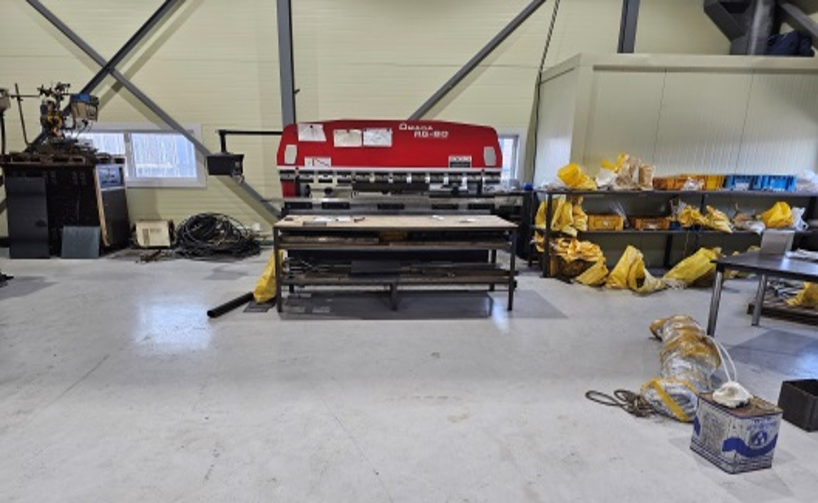 (주)이도테크의 대형 절곡기